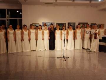 Хор Педагошког факултета img_20151211_185655_burst001_cover.jpg