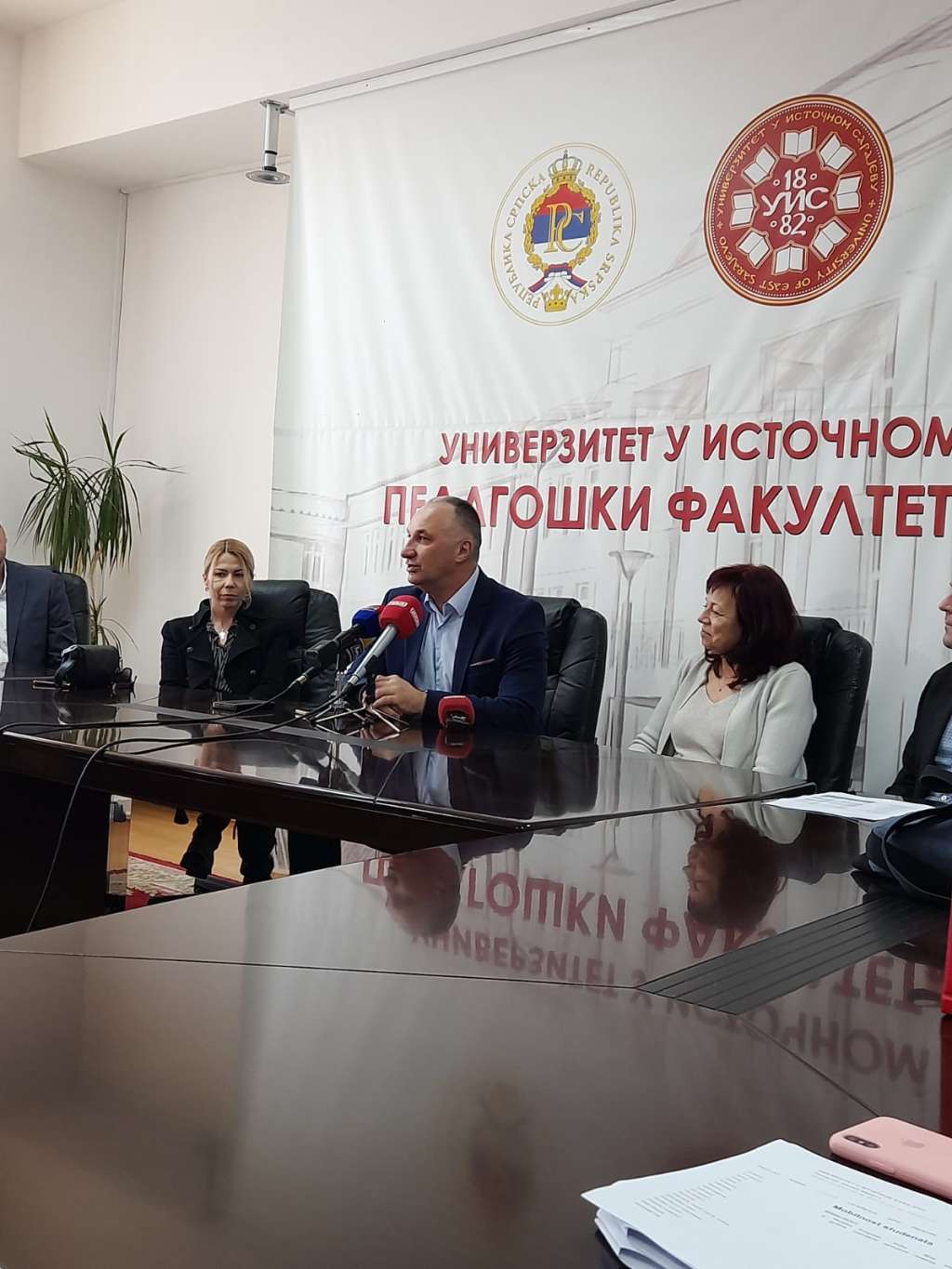 Дaнас смо угостили професоре са Високе школе,,Етвес Јозеф” из Баје 