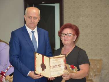 Проф. др Десанка Тракиловић добитник признања Плакета Универзитета 