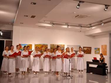 Хор Педагошког факултета на отварању изложбе