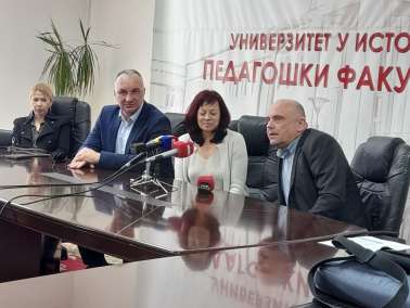 Дaнас смо угостили професоре са Високе школе,,Етвес Јозеф” из Баје 